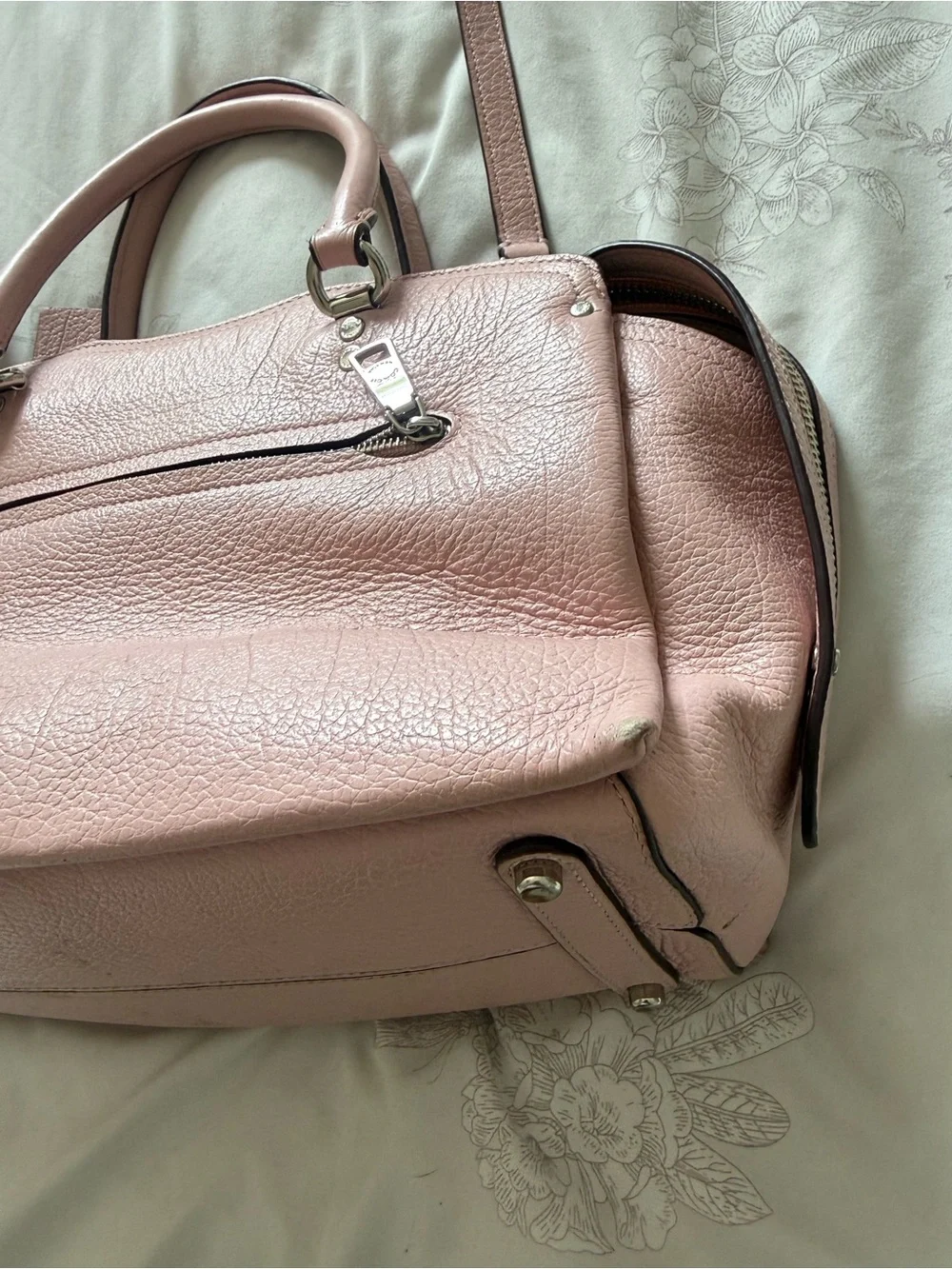 Coach compact pebbled